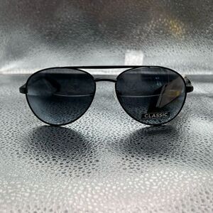 Foster Grant Classic Sunglasses Unisex Black Scratch Resistant Lens 100% UVA-UVB